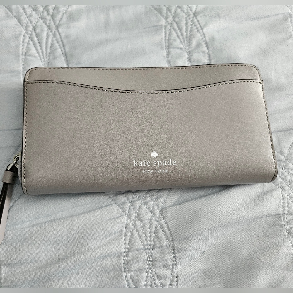 Kate Spade large continental wallet WLRU5775. Grey- soft taupe